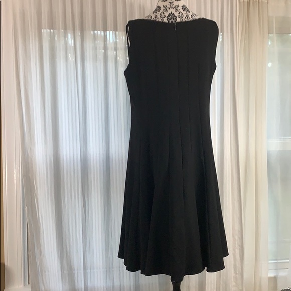 Stunning R&M Richards Black Pleated Swing Dress - Picture 4 of 6